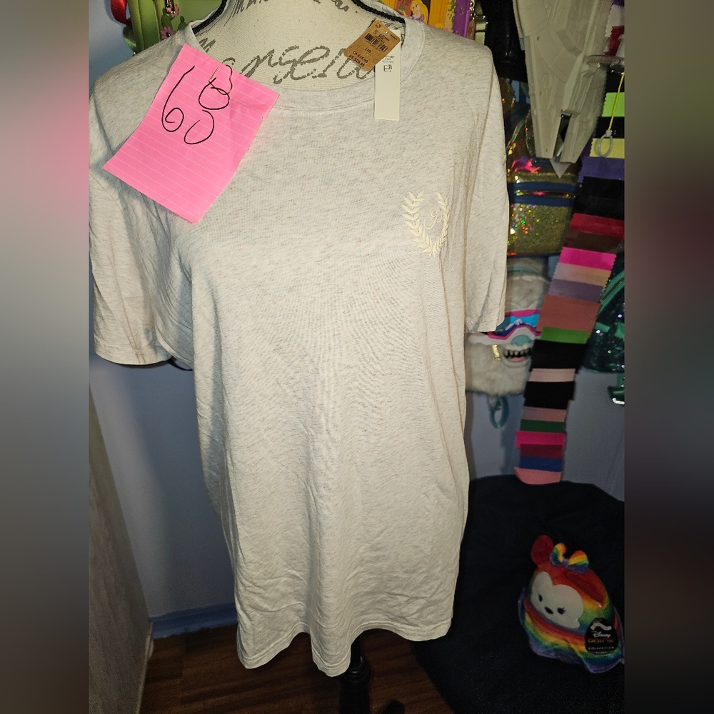 Victoria Secret Ivy Gray T Shirt Size Large  NWT White Writing
